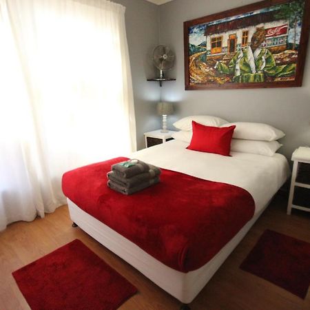 Saltycrax Backpackers And Surf Hostel By Curiocity Bloubergstrand Eksteriør bilde