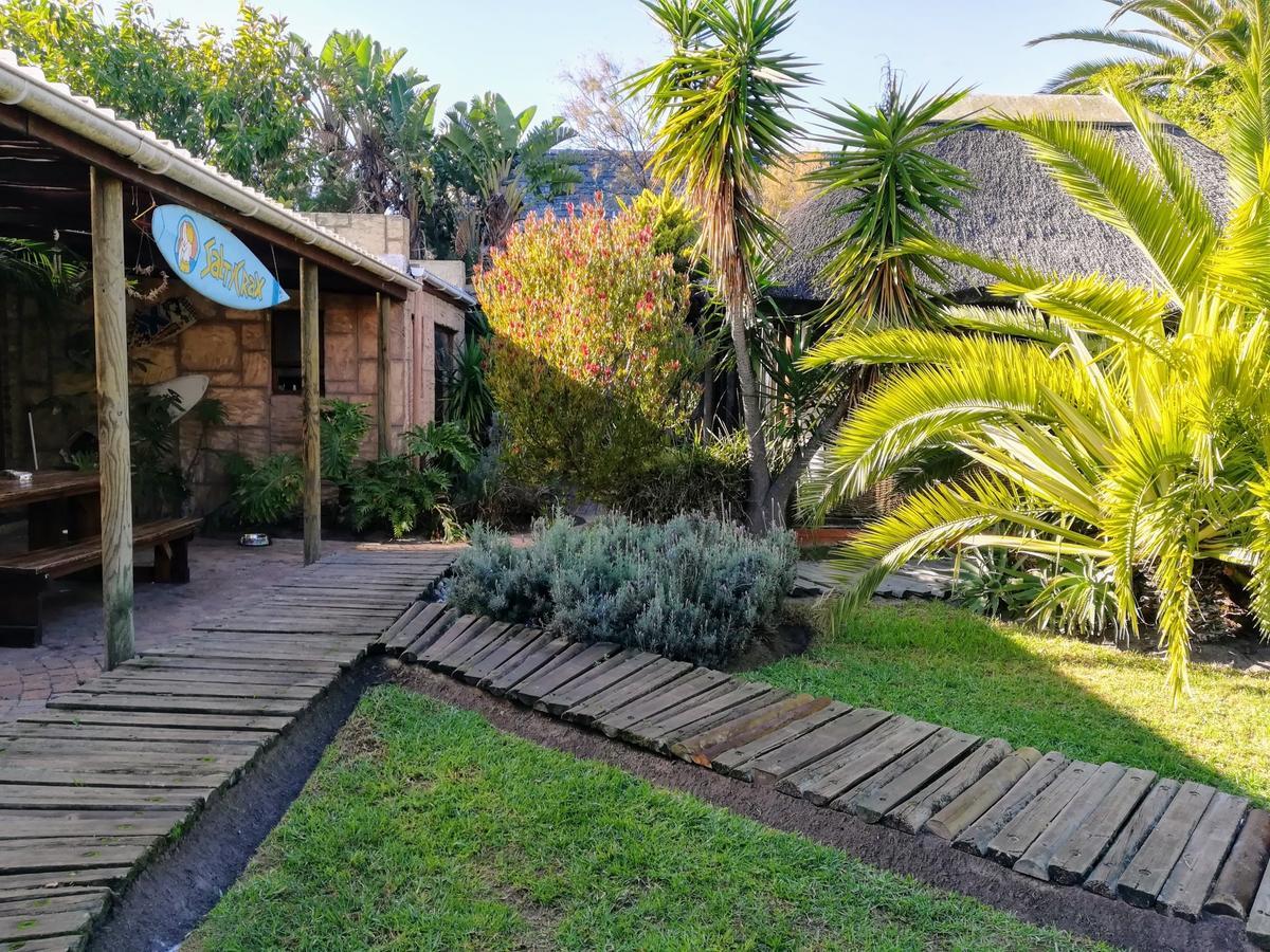 Saltycrax Backpackers And Surf Hostel By Curiocity Bloubergstrand Eksteriør bilde