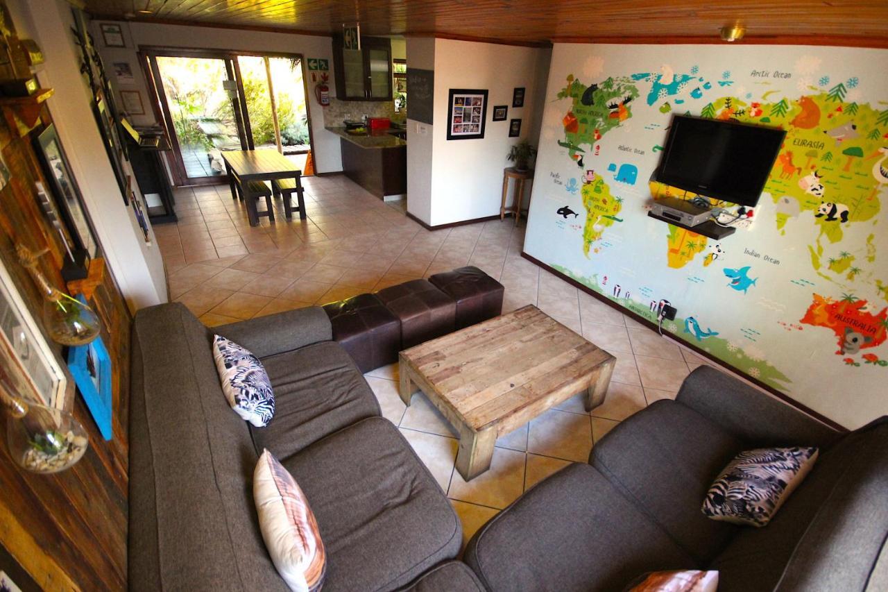 Saltycrax Backpackers And Surf Hostel By Curiocity Bloubergstrand Eksteriør bilde