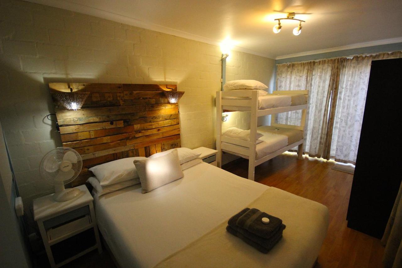 Saltycrax Backpackers And Surf Hostel By Curiocity Bloubergstrand Eksteriør bilde
